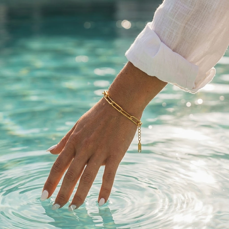 Riviera Bold Chain Bracelet i poolvatten